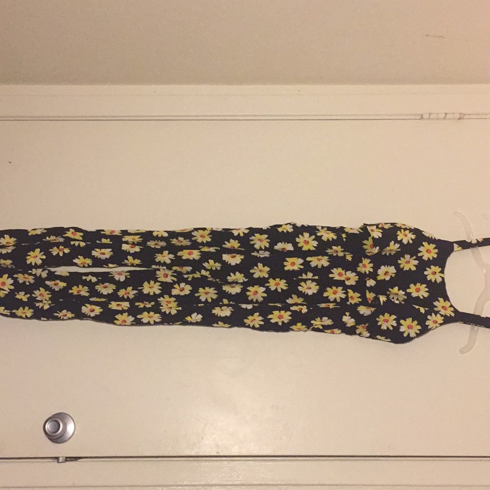 Girls sunflower jumper worn once size 10